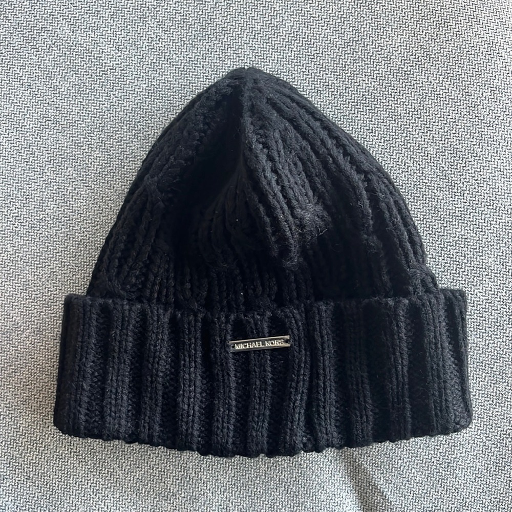 NEVER WORN Michael Kors black beanie NEVER WORN